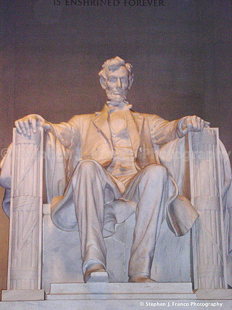 Lincoln Statue at night